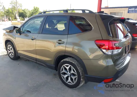2024 Subaru Forester Premium z USA, uszkodzony, nr VIN JF2SKACC0RH472939
